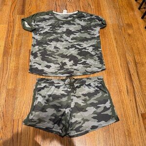 Lucky Brand Green Camouflage Women's Pajama Set